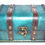 4 1/2 in. x 6 1/4 in. x 3 3/4 in. Green antique wood box