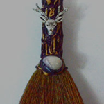 7 1/2 in. Deer W Crystal broom